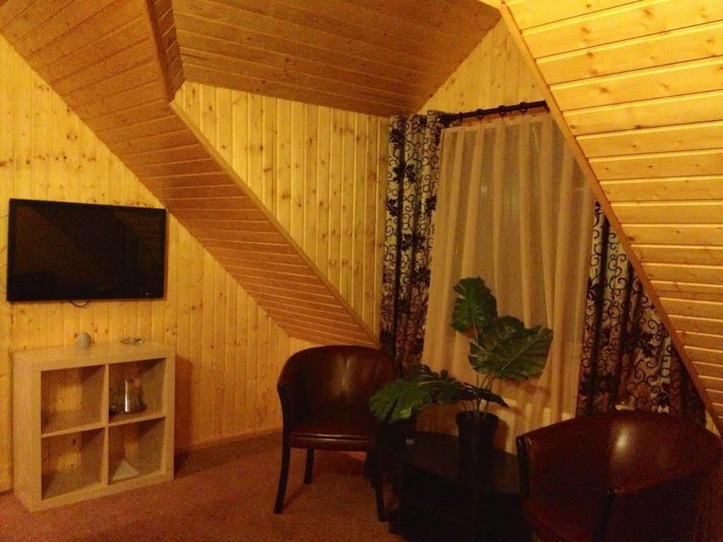 Conac Bavaria Буштені Екстер'єр фото